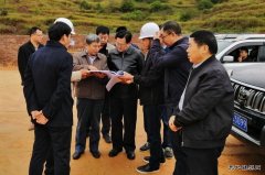 江西石城县委书记：鲍峰庭到中铁二十一局兴泉铁路4标工地调研